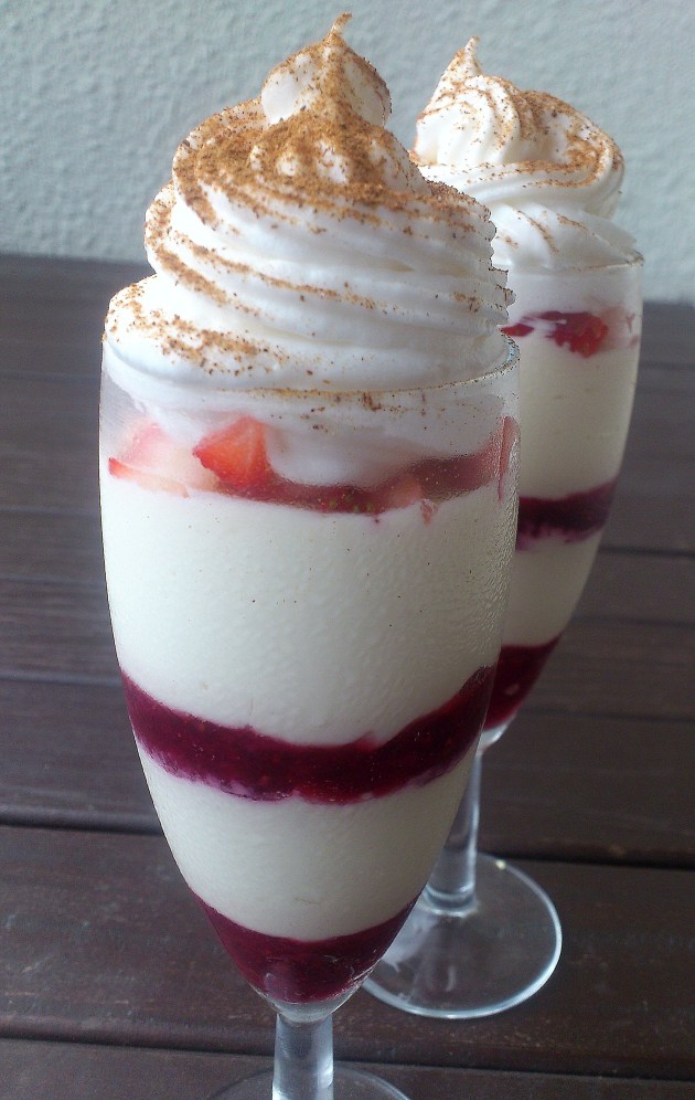 Berries Parfait (Berries Shrikhand)