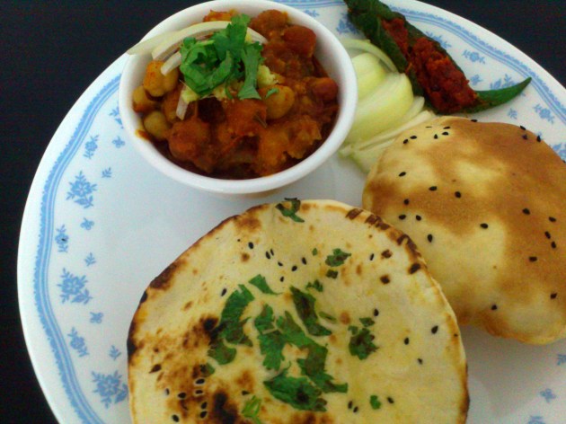 Naan Roti (Naan Bread)